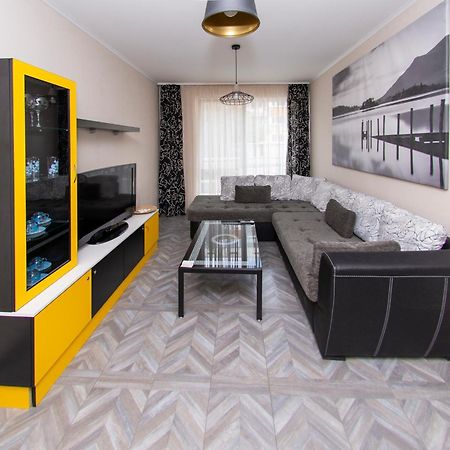 The Yellow Appartment София Экстерьер фото